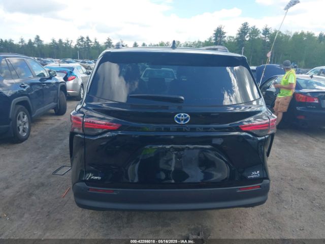 5TDYSKFC2NS042734 Toyota SIENNA XLE