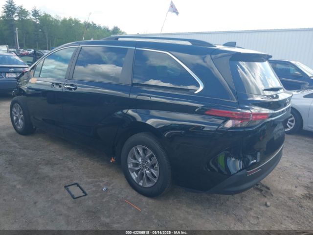 5TDYSKFC2NS042734 Toyota SIENNA XLE