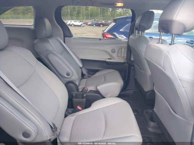 5TDYSKFC2NS042734 Toyota SIENNA XLE