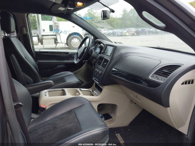 2C4RDGCG4HR842323 Dodge Grand Caravan Sxt