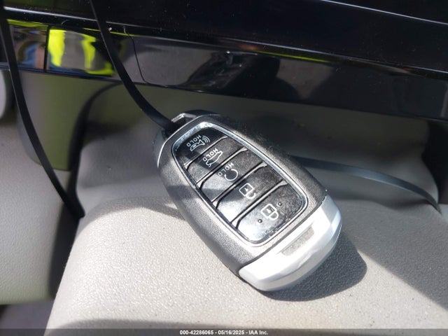 5NPLS4AG5NH078732 Hyundai ELANTRA SEL