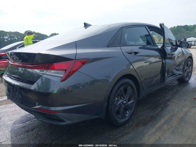 5NPLS4AG5NH078732 Hyundai ELANTRA SEL