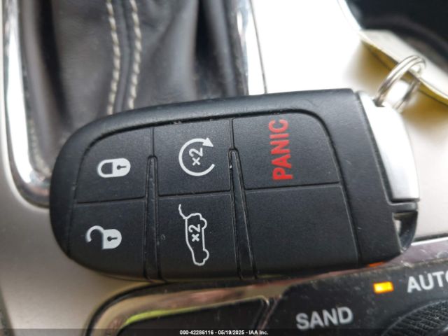 1C4RJFCG5HC800402 Jeep Grand Cherokee Overland 4x4