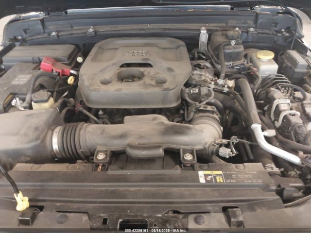 1C4HJXEN0JW193035 Jeep Wrangler Unlimited Sahara 4x4