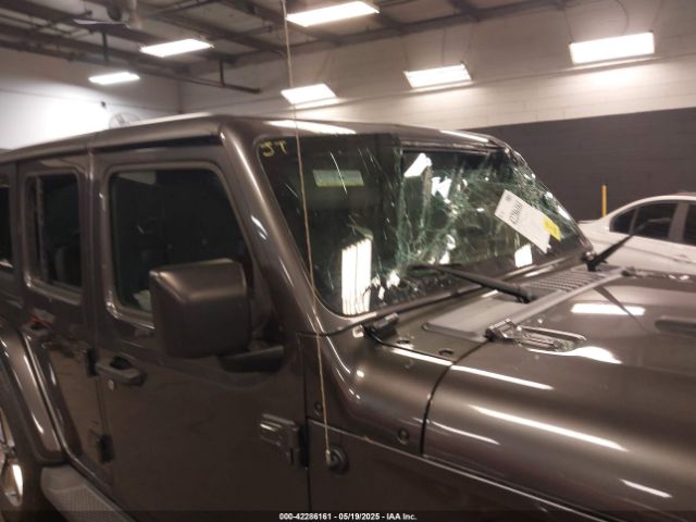 1C4HJXEN0JW193035 Jeep Wrangler Unlimited Sahara 4x4
