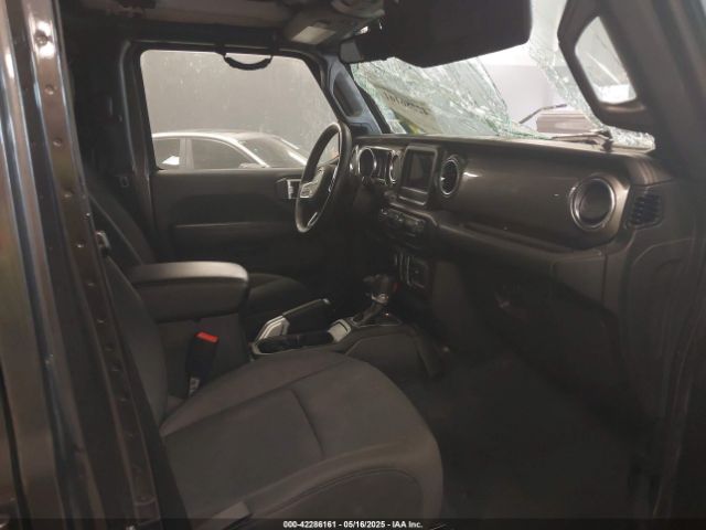 1C4HJXEN0JW193035 Jeep Wrangler Unlimited Sahara 4x4