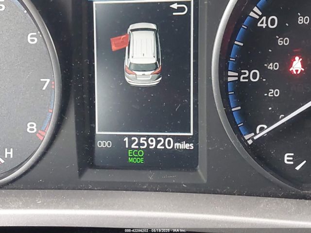 JTMBFREV5HJ151566 Toyota RAV4 LE