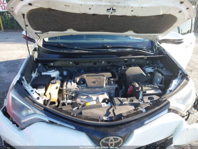 JTMWFREV9HD106582 Toyota Rav4 Xle