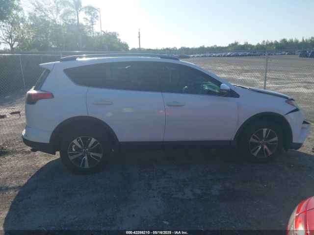 JTMWFREV9HD106582 Toyota Rav4 Xle