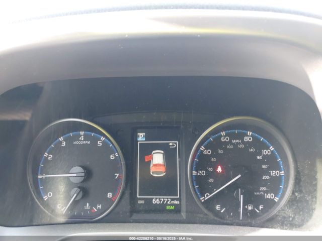JTMWFREV9HD106582 Toyota Rav4 Xle