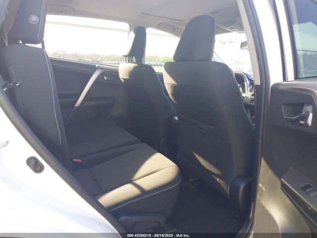 JTMWFREV9HD106582 Toyota Rav4 Xle