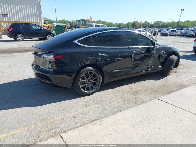 Продажа на аукционе авто 2018 Tesla Model 3 Long Range/mid Range, vin: 5YJ3E1EA7JF123156, номер лота: 42286267
