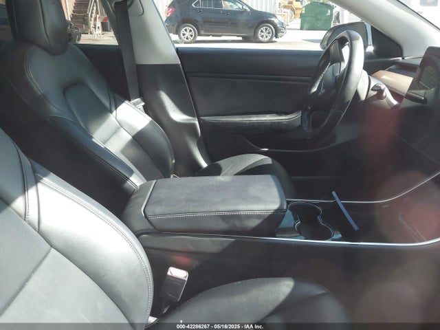 Продажа на аукционе авто 2018 Tesla Model 3 Long Range/mid Range, vin: 5YJ3E1EA7JF123156, номер лота: 42286267