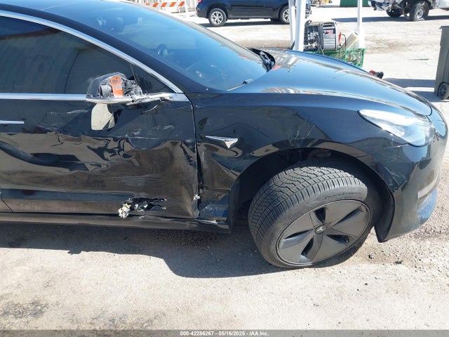 Продажа на аукционе авто 2018 Tesla Model 3 Long Range/mid Range, vin: 5YJ3E1EA7JF123156, номер лота: 42286267