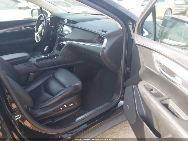 2018 CADILLAC XT5 1GYKNCRS9JZ173328 Photo 4