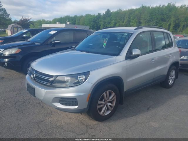 WVGBV7AX2FW586586 Volkswagen TIGUAN S