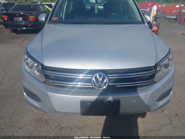 WVGBV7AX2FW586586 Volkswagen TIGUAN S