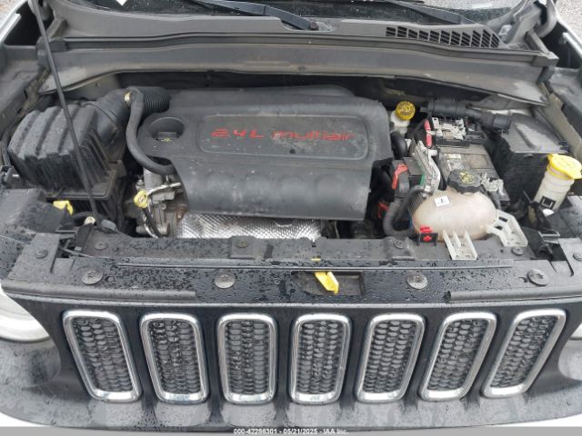 ZACCJBBT2FPC28341 Jeep Renegade Latitude