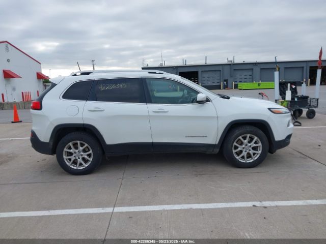 1C4PJMCS0HW547004 Jeep Cherokee Latitude 4x4