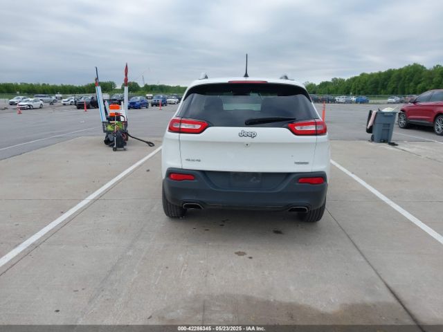 1C4PJMCS0HW547004 Jeep Cherokee Latitude 4x4
