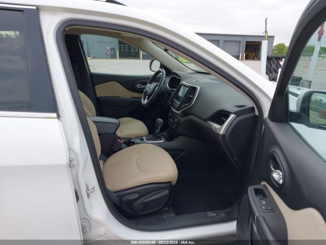 1C4PJMCS0HW547004 Jeep Cherokee Latitude 4x4