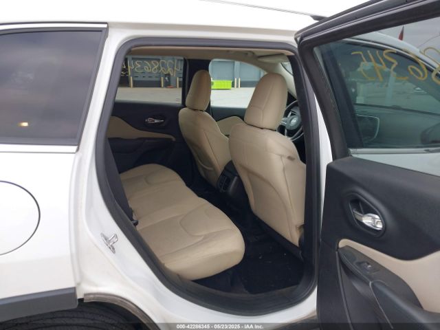 1C4PJMCS0HW547004 Jeep Cherokee Latitude 4x4