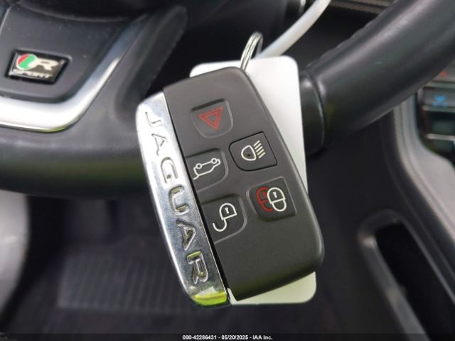 2018 JAGUAR F-PACE SADCL2EV8JA246458 Photo 10