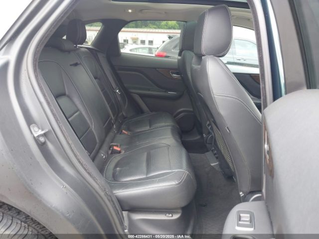 2018 JAGUAR F-PACE SADCL2EV8JA246458 Photo 7