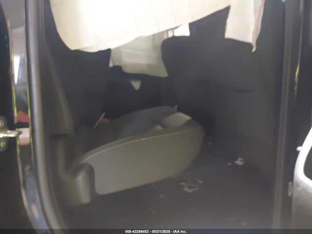 1GCVKRECXJZ380811 Chevrolet Silverado 1500 1lt