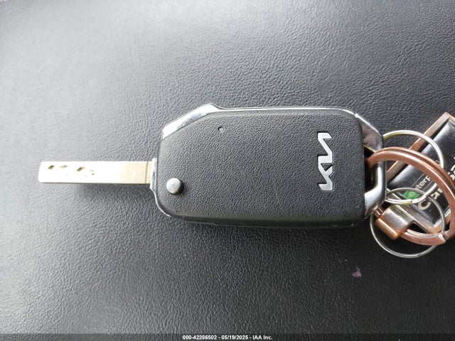 5XYRG4LC3NG076278 KIA SORENTO LX