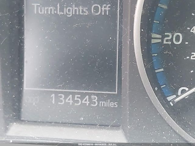 2T3BFREV8HW562476 Toyota RAV4 LE