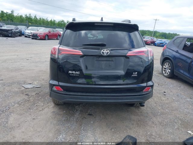 2T3BFREV8HW562476 Toyota RAV4 LE