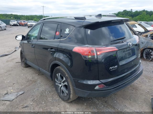 2T3BFREV8HW562476 Toyota RAV4 LE