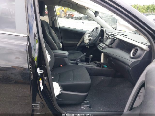 2T3BFREV8HW562476 Toyota RAV4 LE