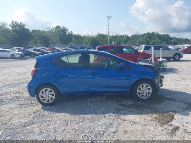 JTDKDTB39F1582754 Toyota Prius C One