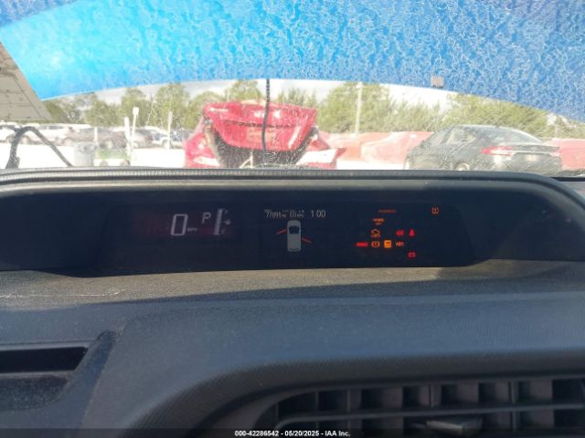 JTDKDTB39F1582754 Toyota Prius C One