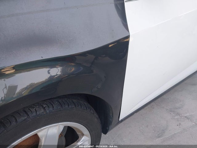 1G1JE5SBXF4117483 Chevrolet Sonic Ltz Auto