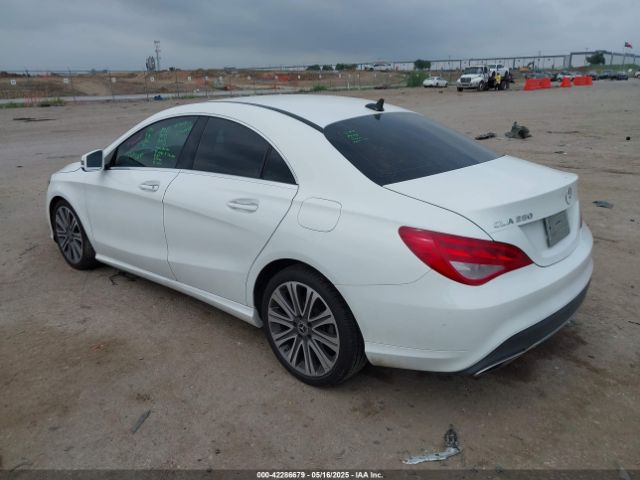 2018 MERCEDES-BENZ CLA 250 WDDSJ4EB9JN668655 Photo 2