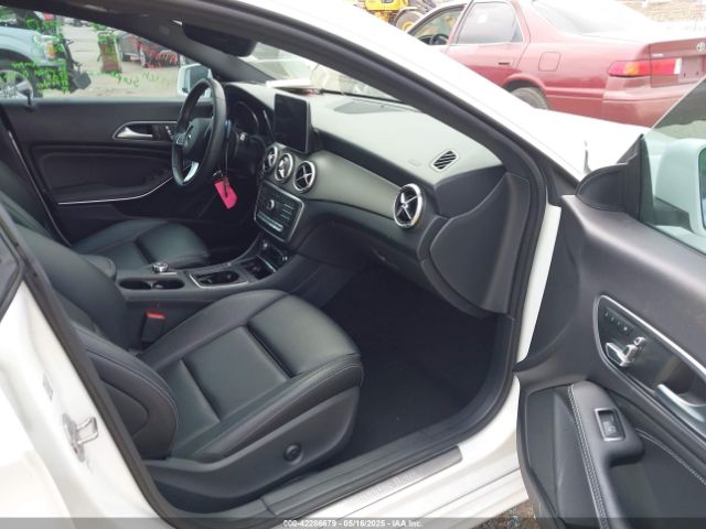 2018 MERCEDES-BENZ CLA 250 WDDSJ4EB9JN668655 Photo 4
