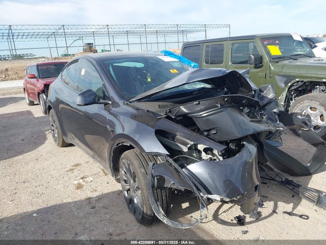 2025 TESLA MODEL Y 7SAYGDEF2SA366176 Photo 0