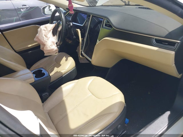 2014 TESLA MODEL S 5YJSA1H18EFP38131 Photo 4