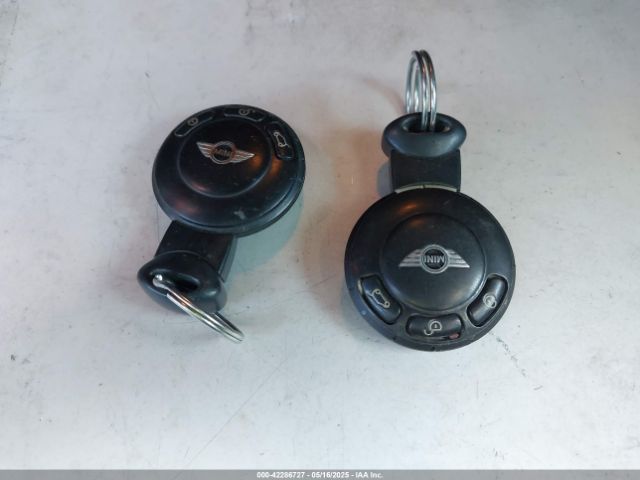2010 MINI COOPER CLUBMAN WMWML3C57ATX50946 Photo 10