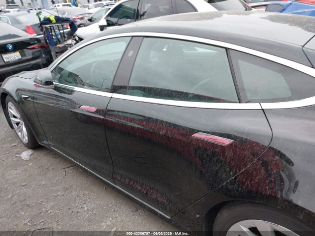 5YJSA1E28JF266701 Tesla Model S 100d/75d/p100d