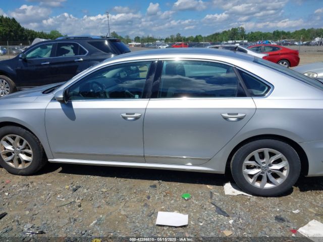 1VWAT7A39GC053251 Volkswagen Passat 1.8t S