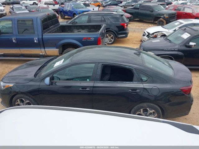 3KPF24AD7ME355726 KIA Forte Lxs