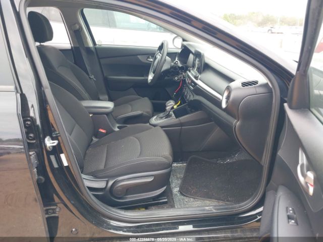 3KPF24AD7ME355726 KIA Forte Lxs