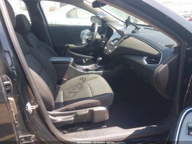 2020 CHEVROLET MALIBU 1G1ZD5ST4LF031696 Photo 4