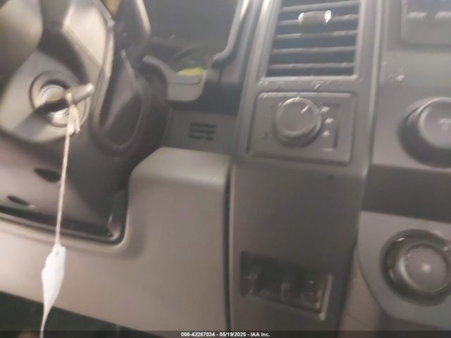 1FTMF1E50KKC83484 Ford F-150 Xl