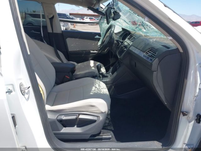 2020 VOLKSWAGEN TIGUAN 3VV2B7AX6LM043638 Photo 4
