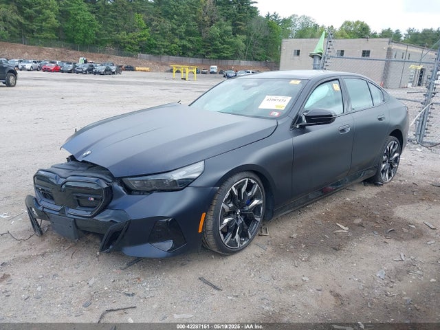 BMW 2024 2024 WBY43FK06RCR32142 Image 2